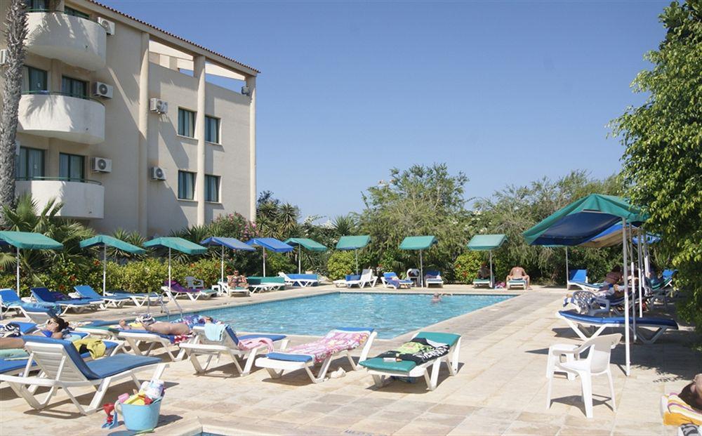 Mandalena Hotel Apartments Protaras Exteriör bild