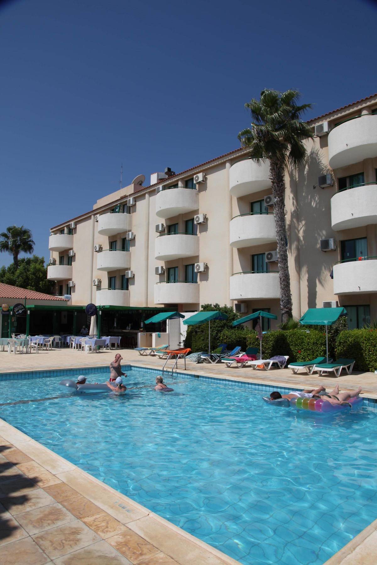 Mandalena Hotel Apartments Protaras Exteriör bild